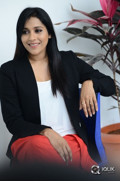 Rashmi-Gautam-Interview-About-Next-Nuvve-Movie